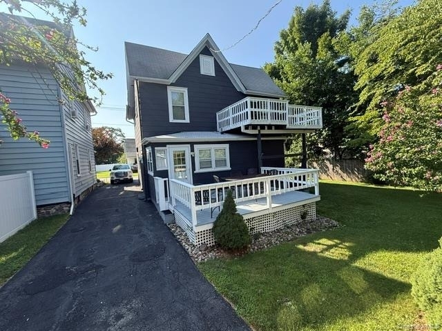 22 Wood Ave - Photo 3