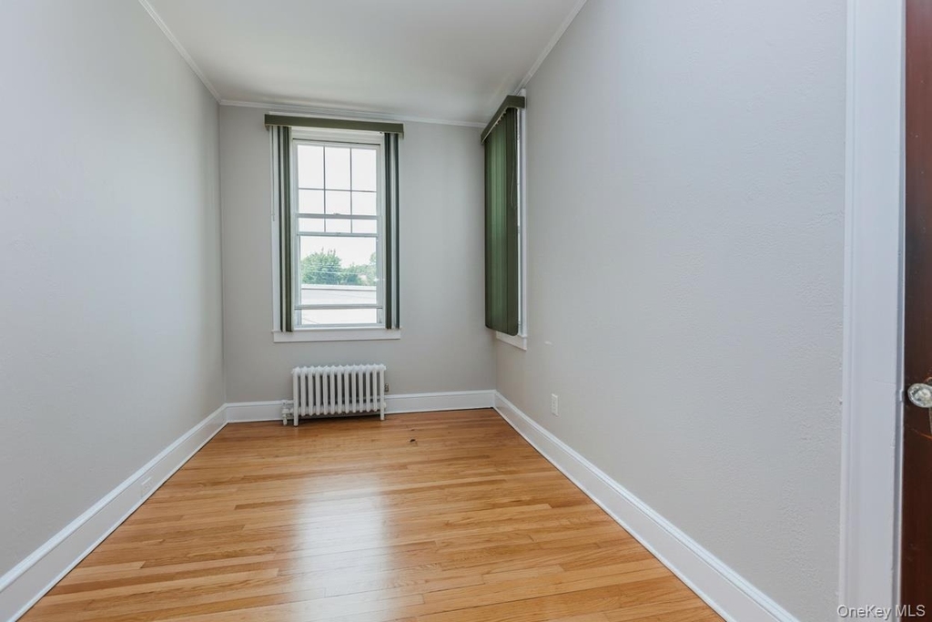 295 Railroad Avenue - Photo 8