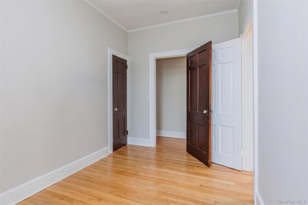 295 Railroad Avenue - Photo 5