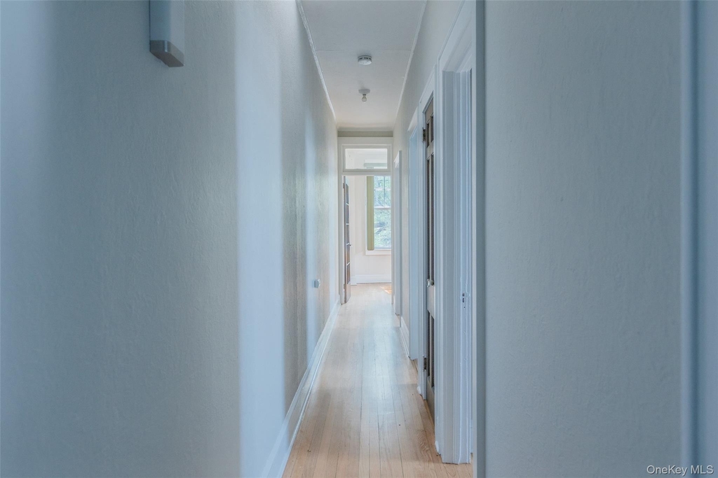 295 Railroad Avenue - Photo 3