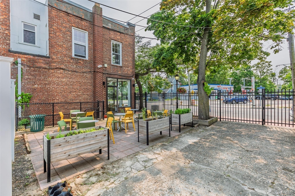 295 Railroad Avenue - Photo 13