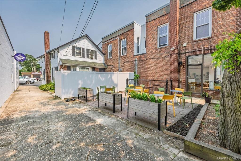 295 Railroad Avenue - Photo 12