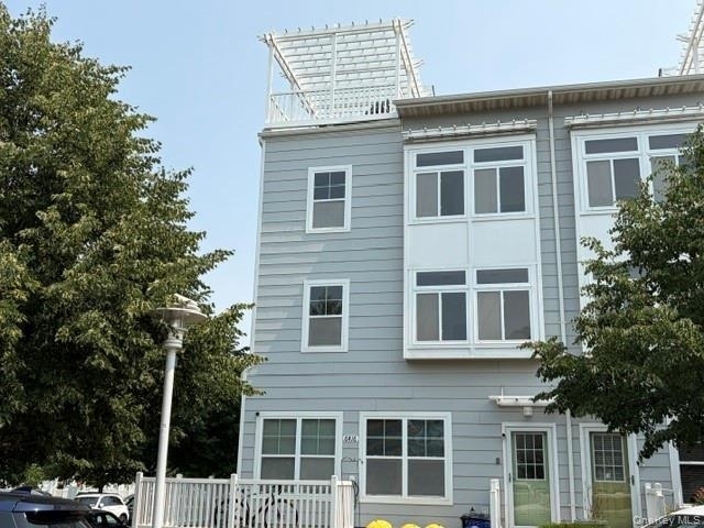 6416 Ocean Avenue N - Photo 1