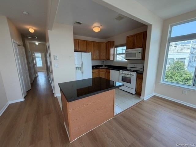6416 Ocean Avenue N - Photo 2