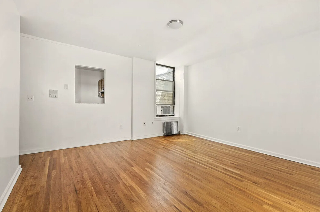 451 W 166th Street - Photo 6
