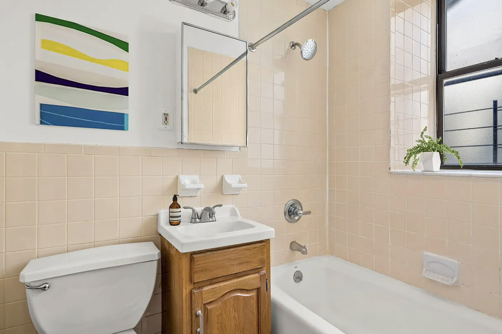 451 W 166th Street - Photo 5