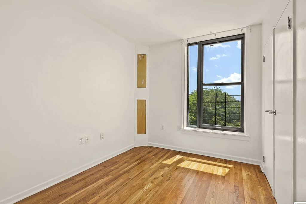 451 W 166th Street - Photo 8