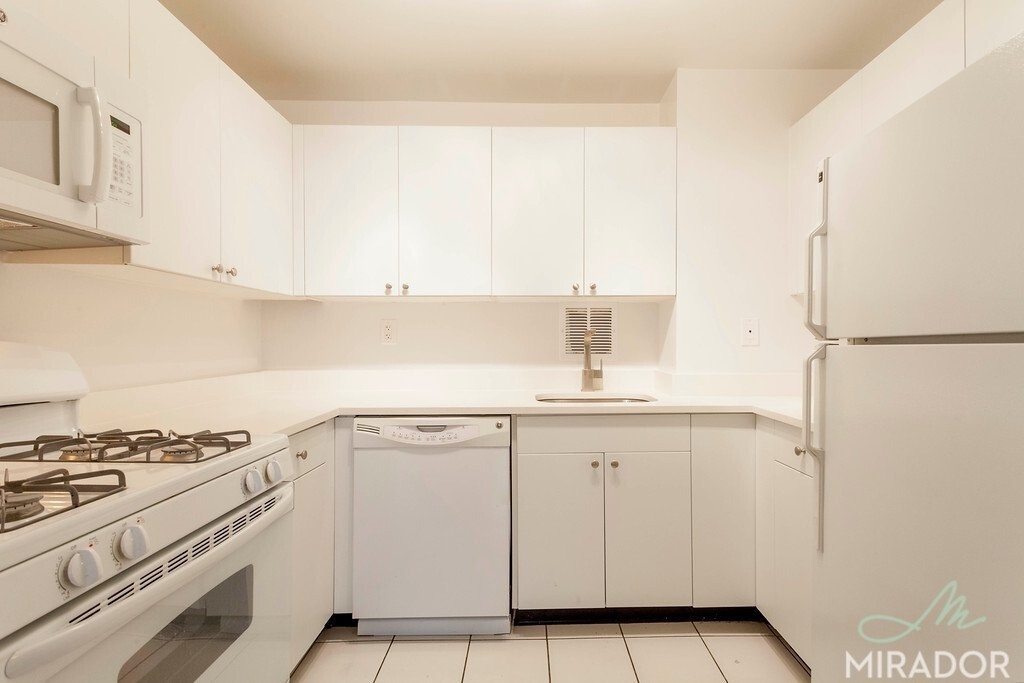 80 Madison Avenue - Photo 2