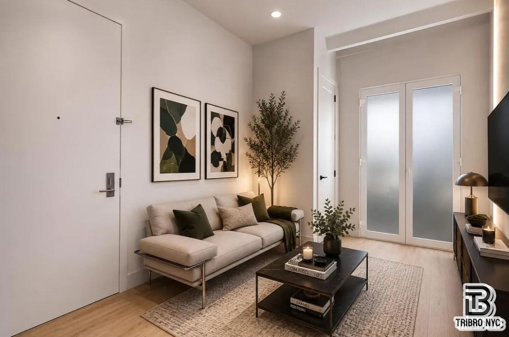 416 Lorimer Street - Photo 1
