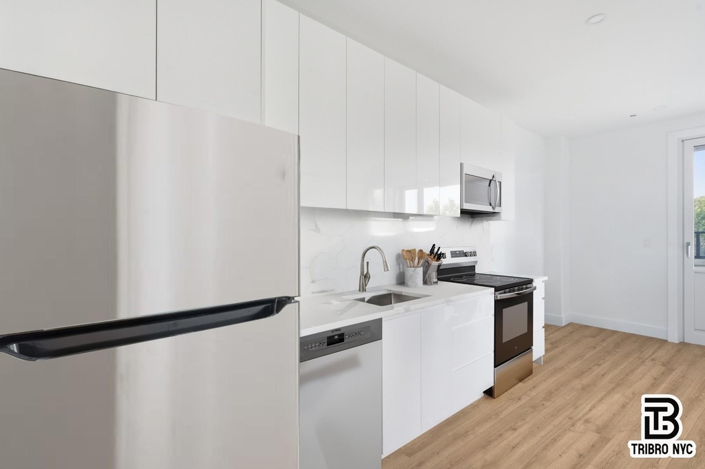 461 Lexington Avenue - Photo 3