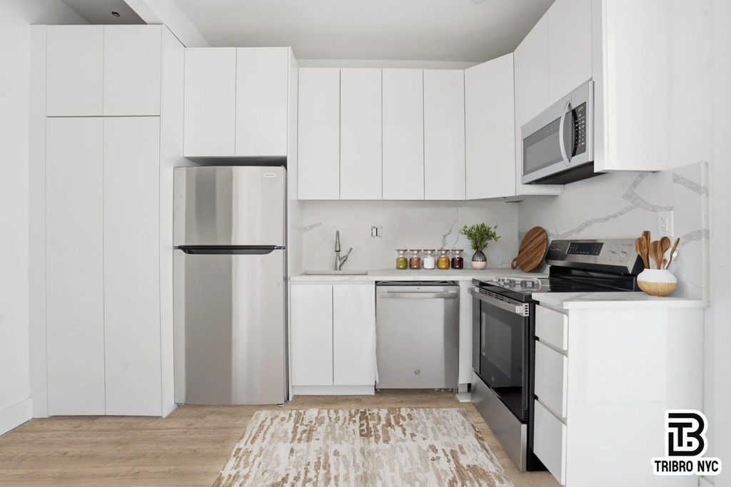 461 Lexington Avenue - Photo 2