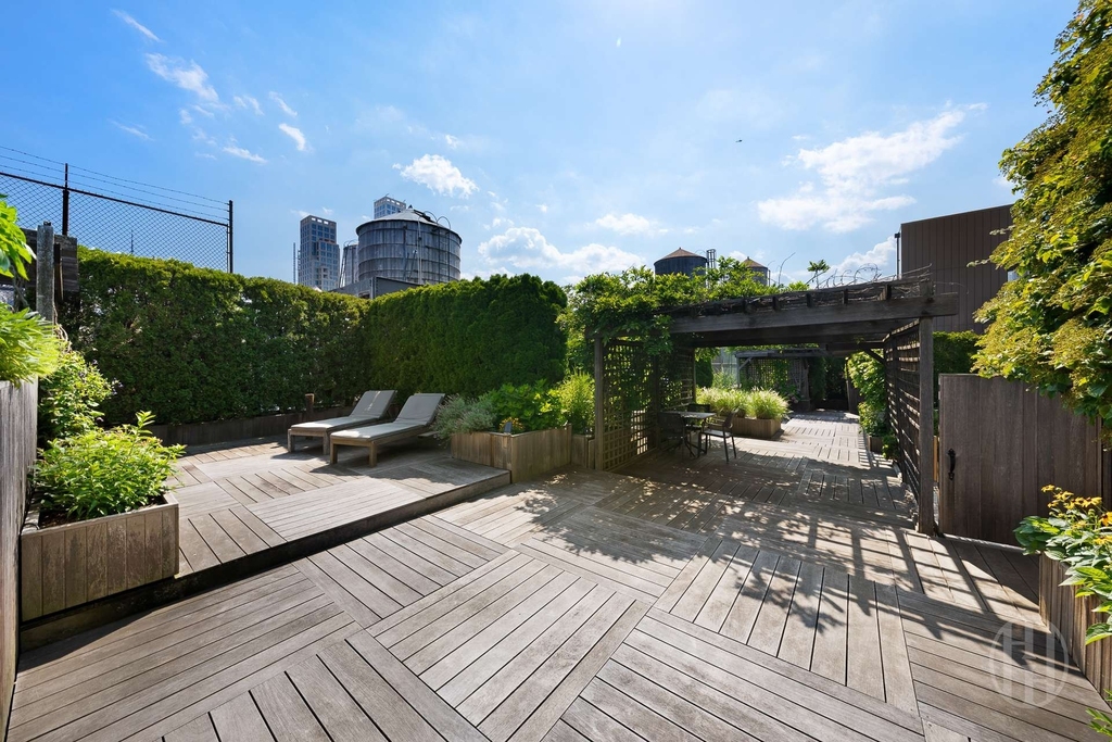 111 Barrow Street - Photo 35