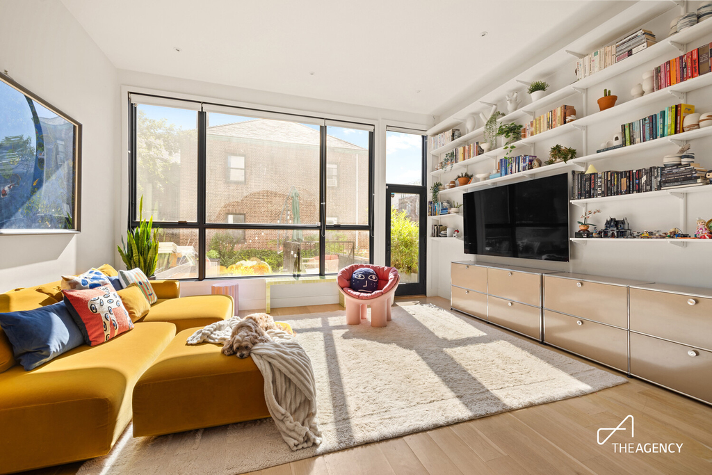 286 Manhattan Avenue - Photo 1