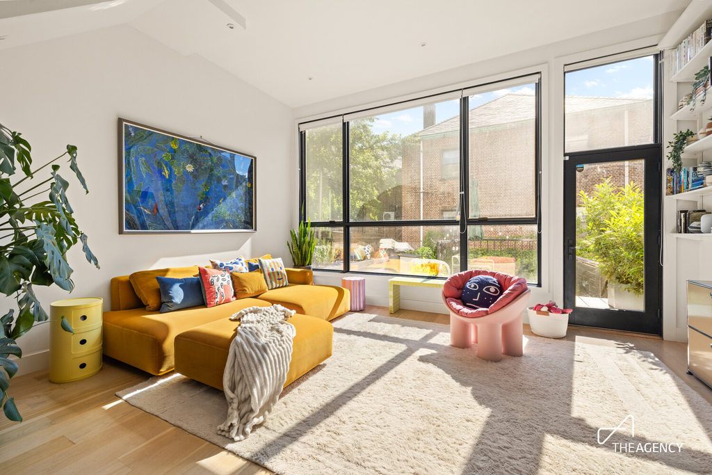 286 Manhattan Avenue - Photo 0