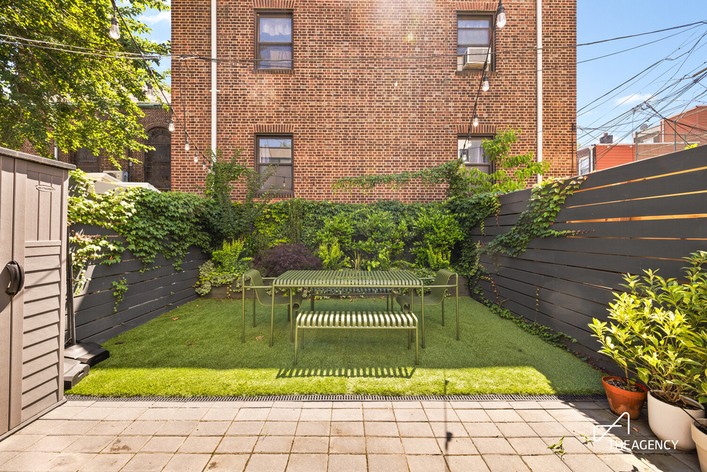 286 Manhattan Avenue - Photo 3
