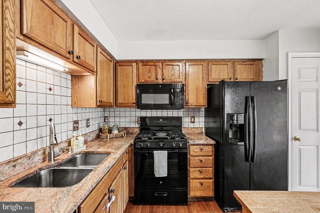 4524 Papillion Court - Photo 6