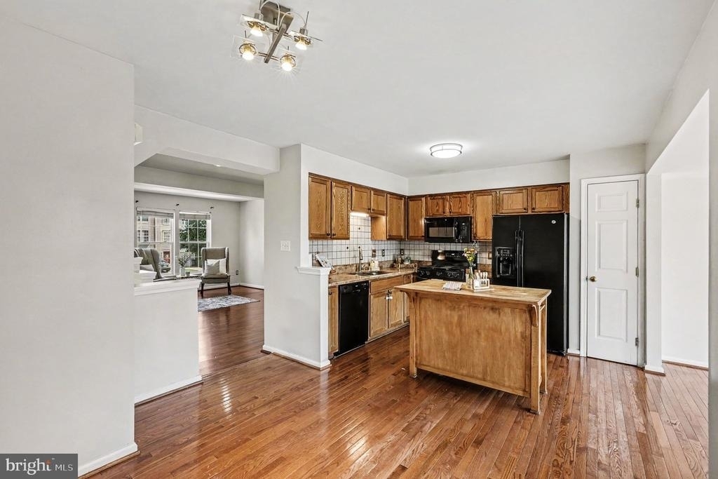 4524 Papillion Court - Photo 5