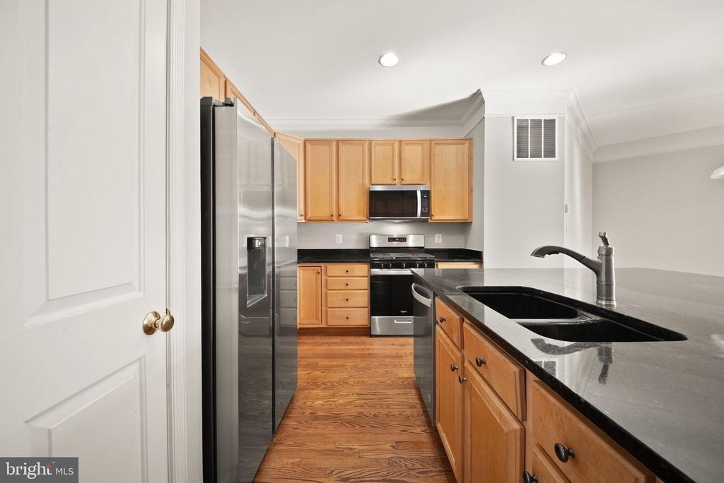 22862 Cartier Terrace - Photo 19