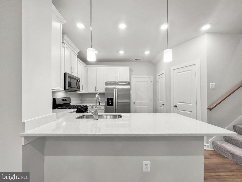 20847 Owenmore Terrace - Photo 4
