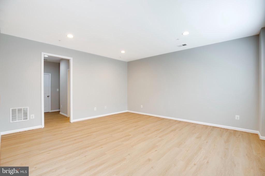 43306 John Michael Terrace - Photo 6