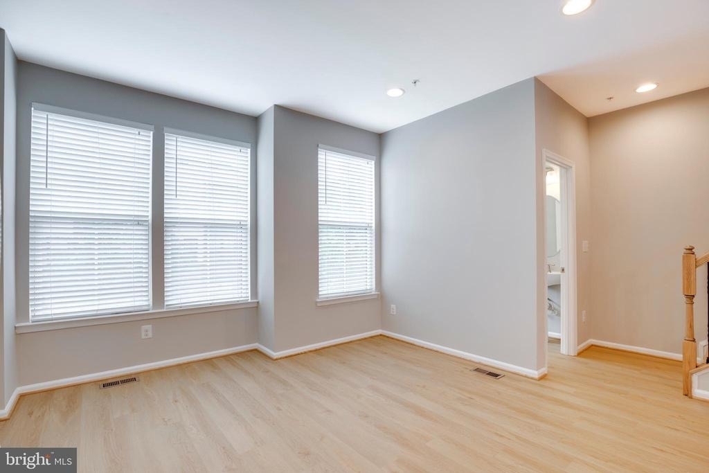 43306 John Michael Terrace - Photo 18