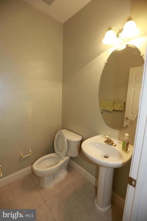 2339 Sandburg Street - Photo 10