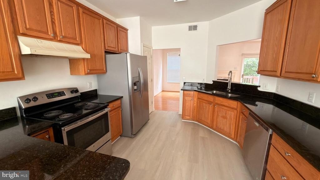 2911 Jessica Court - Photo 3