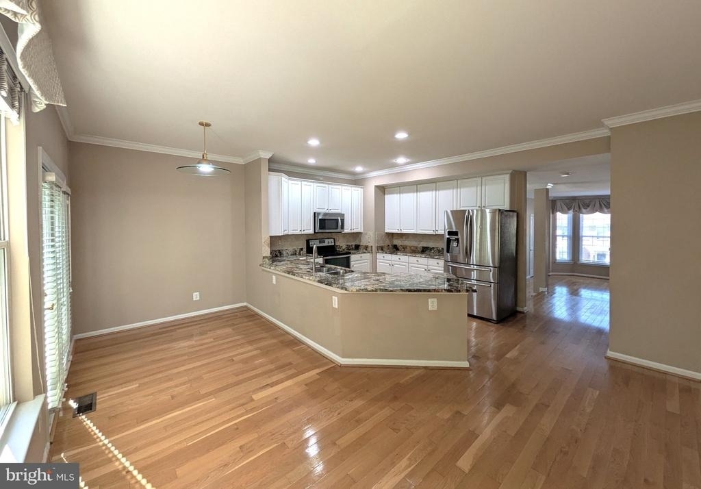 8933 Royal Astor Way - Photo 35