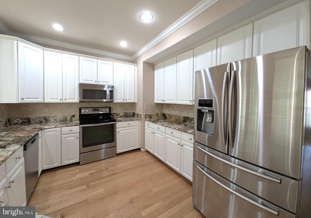 8933 Royal Astor Way - Photo 37