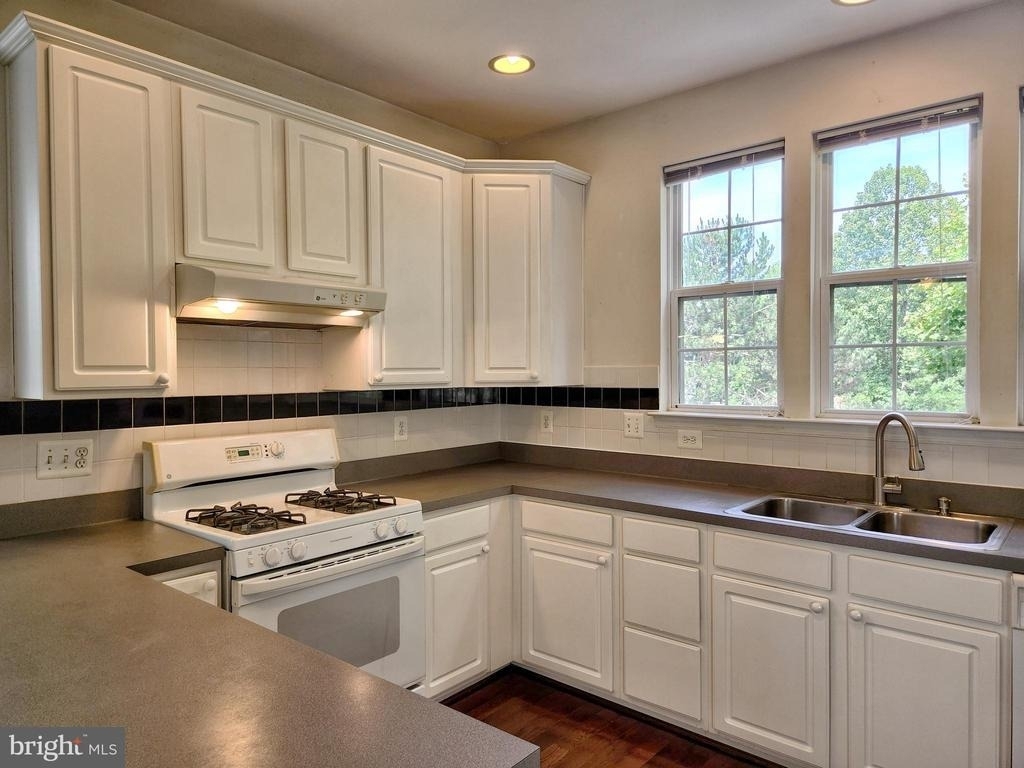 13906 Gothic Drive - Photo 14