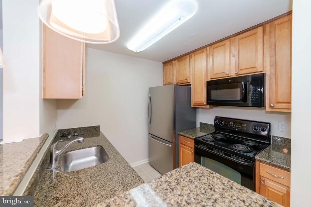 3176 Summit Square Drive - Photo 15