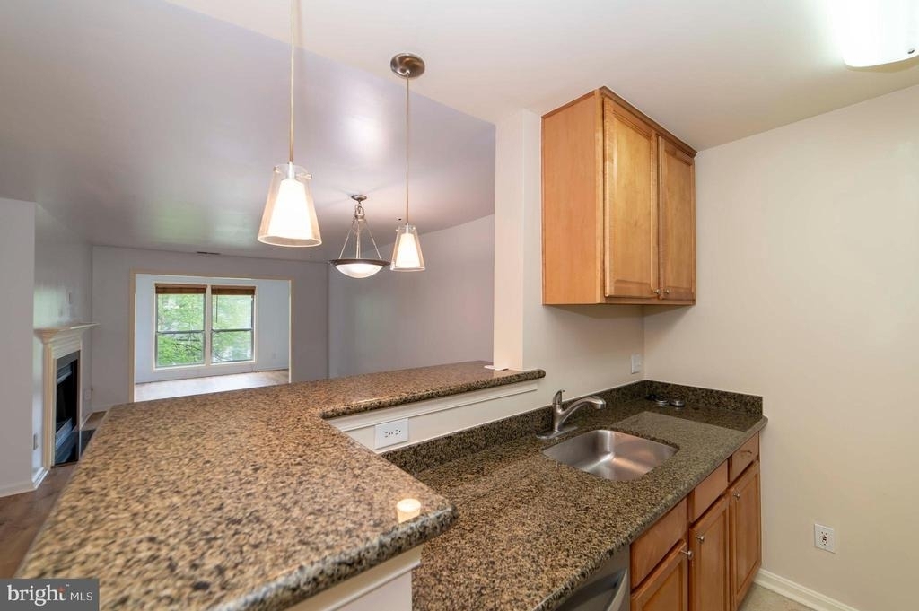 3176 Summit Square Drive - Photo 16
