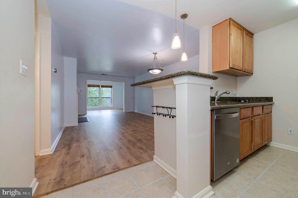3176 Summit Square Drive - Photo 12