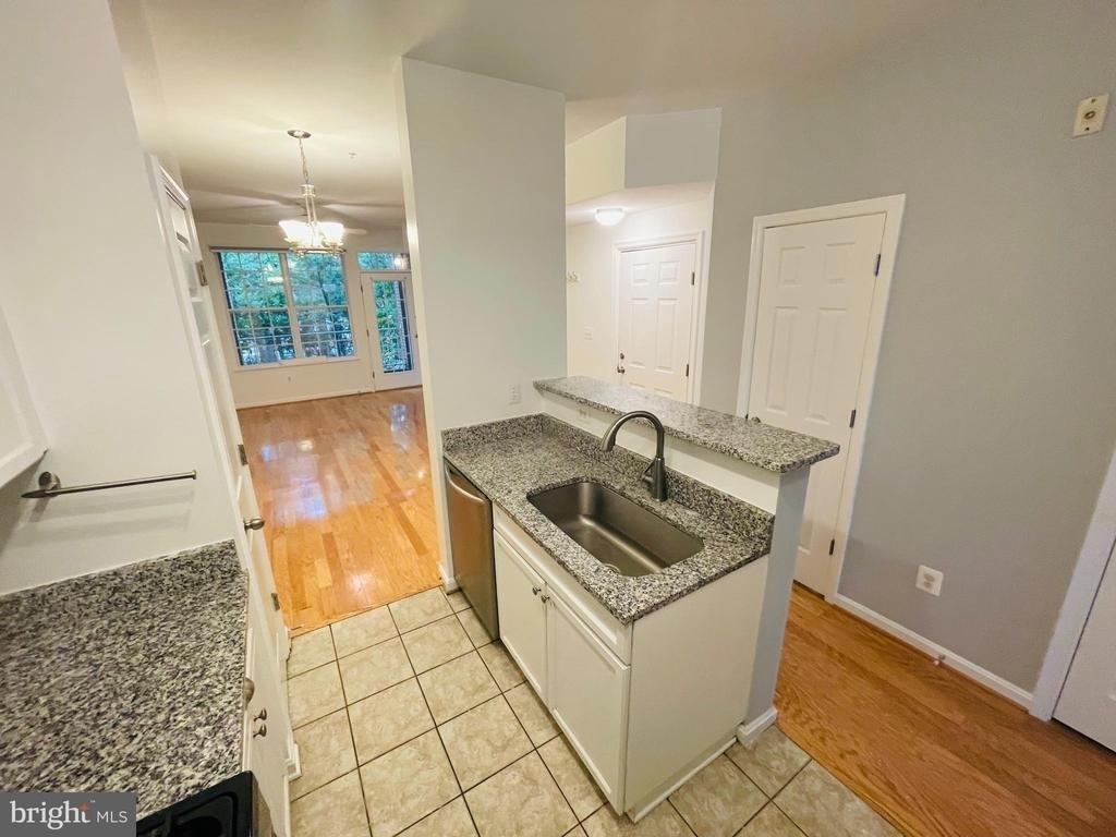 2665 Manhattan Place - Photo 6
