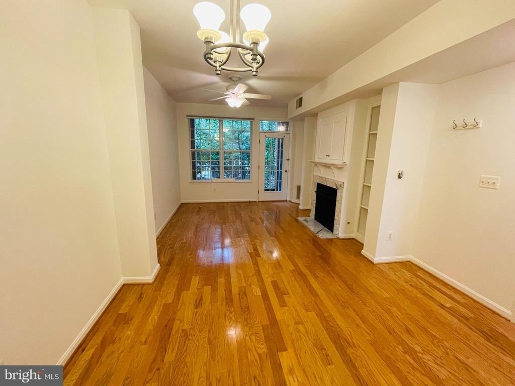 2665 Manhattan Place - Photo 7