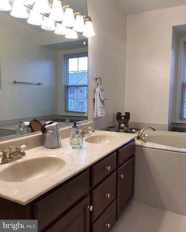8043 Merry Oaks Court - Photo 14