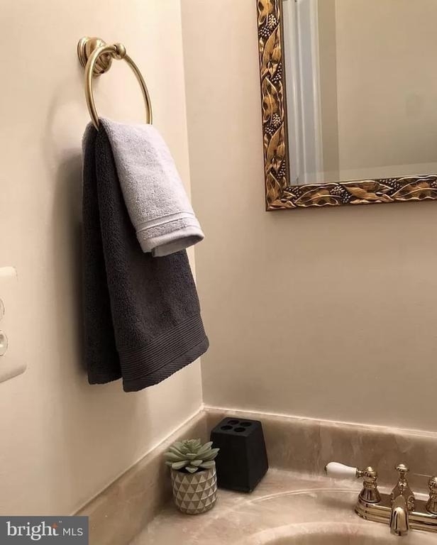 8043 Merry Oaks Court - Photo 11