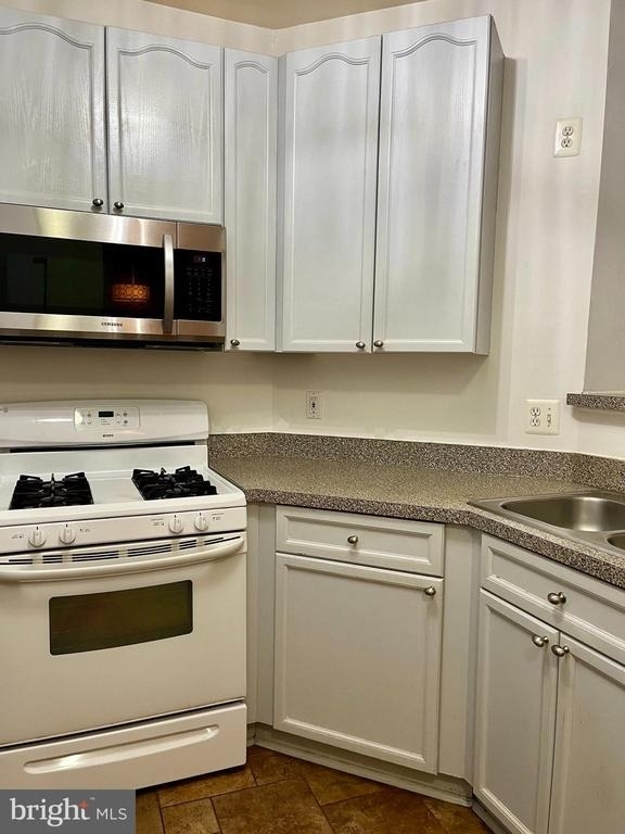 2701 Bellforest Court - Photo 4