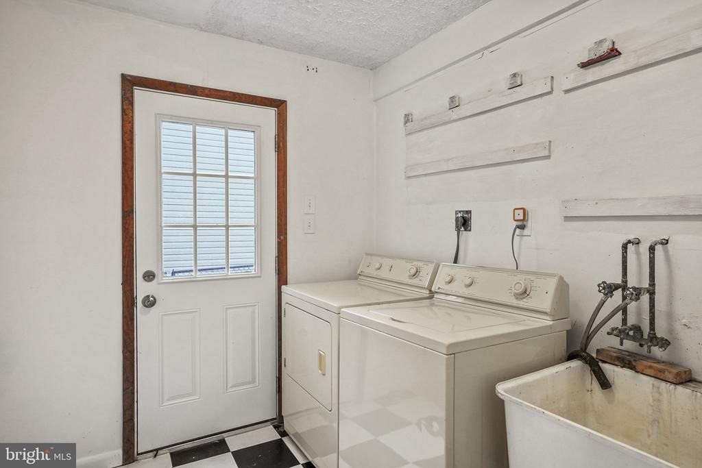 9086 Brook Ford Road - Photo 29