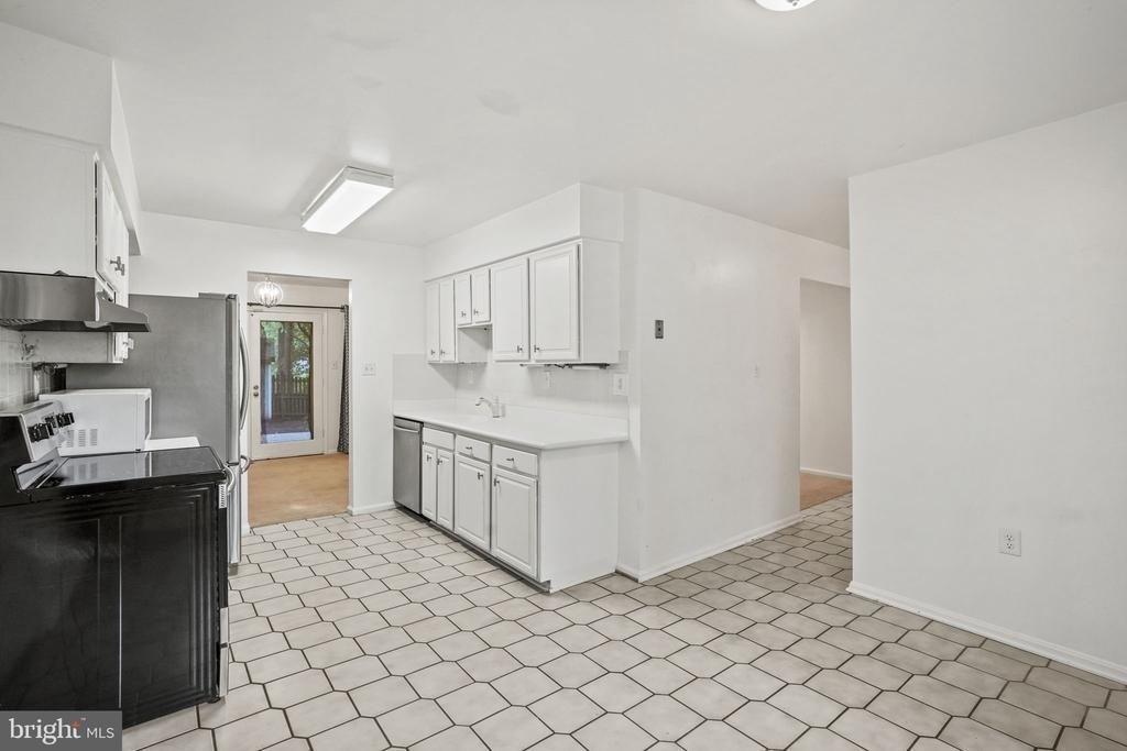 9086 Brook Ford Road - Photo 9
