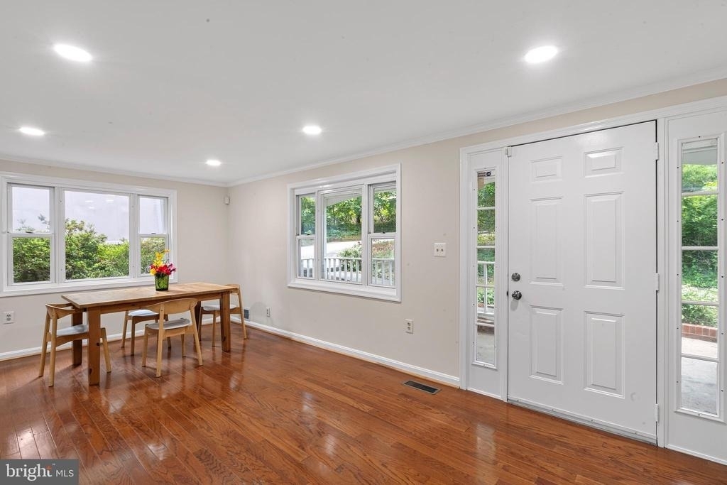 5129 Chowan Avenue - Photo 8