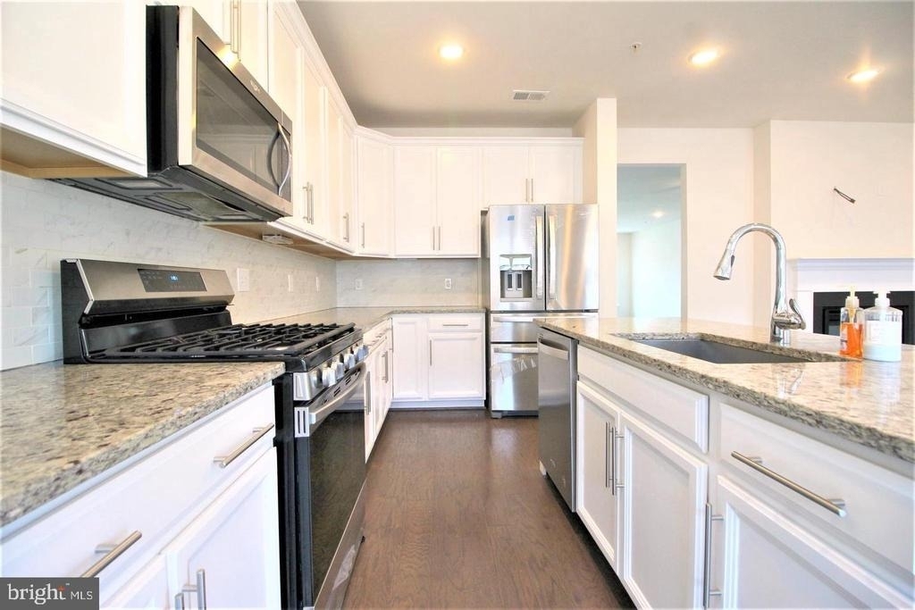 3974 Norton Place - Photo 0