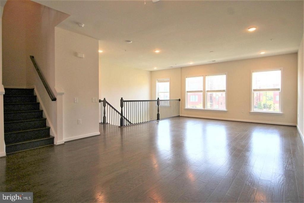 3974 Norton Place - Photo 16