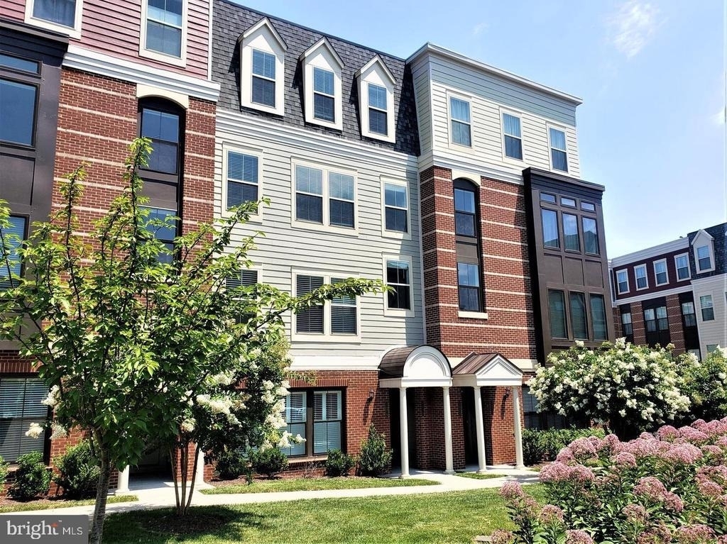 3974 Norton Place - Photo 1