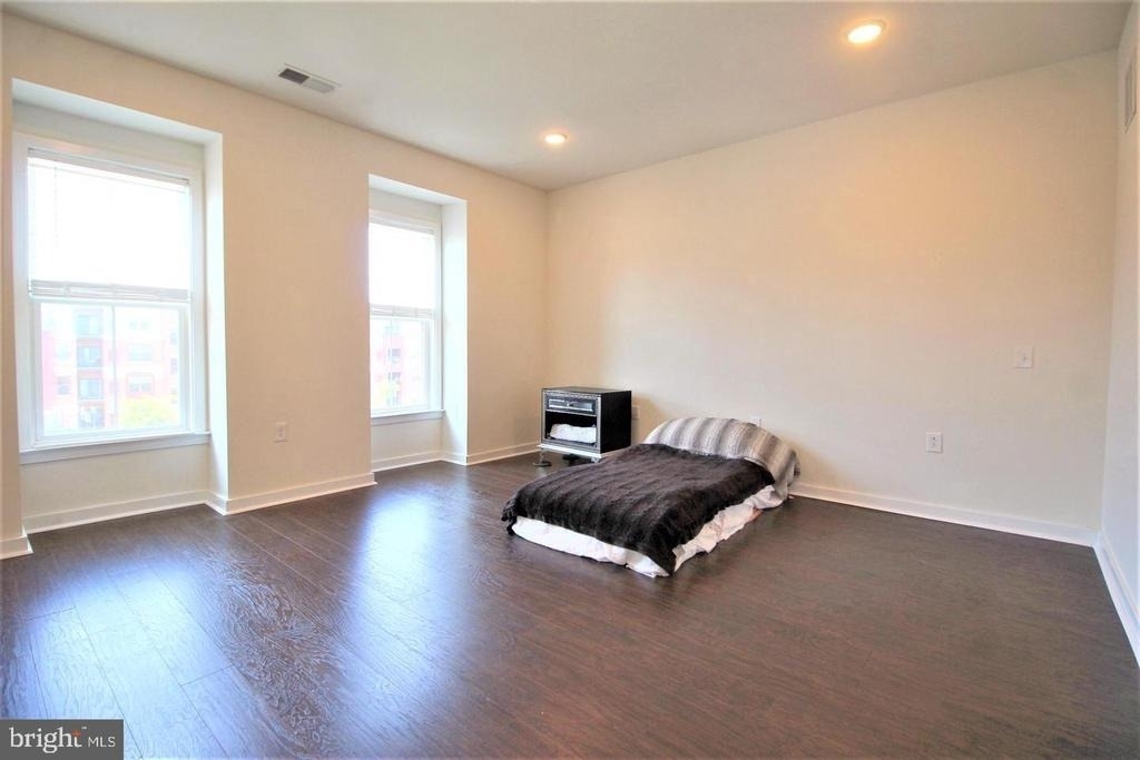3974 Norton Place - Photo 17