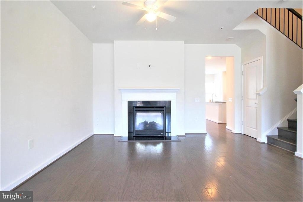 3974 Norton Place - Photo 7