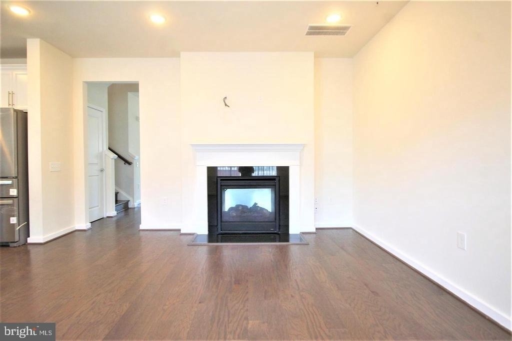 3974 Norton Place - Photo 10
