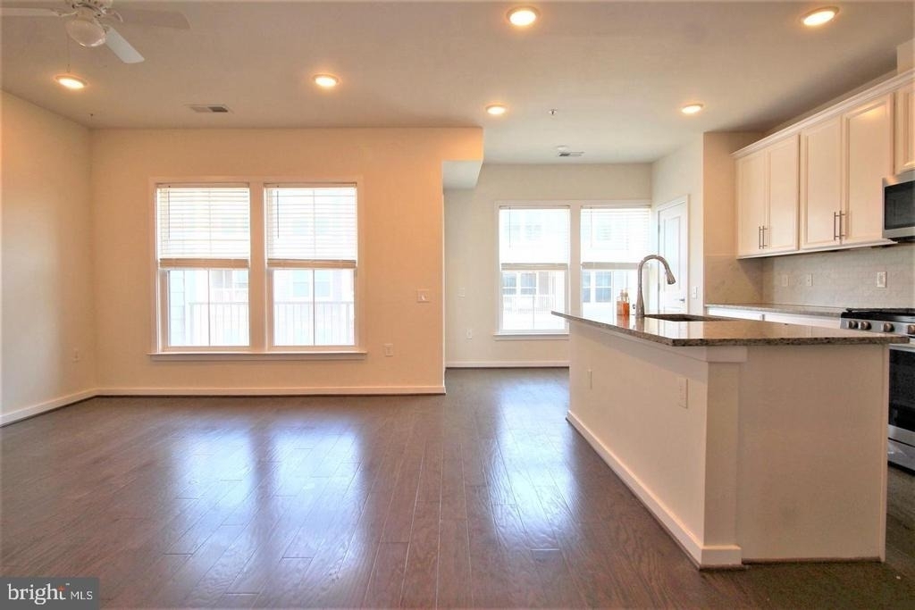3974 Norton Place - Photo 8