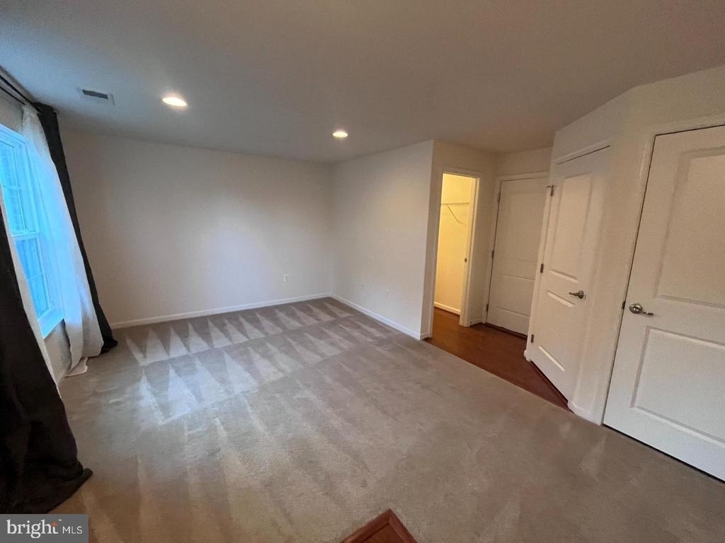 1118 Oakwood Street - Photo 1