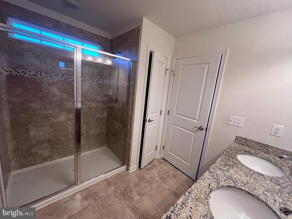 1118 Oakwood Street - Photo 11